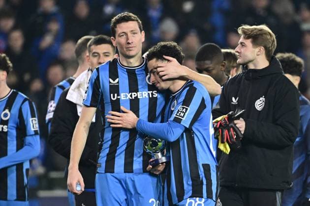 Club Brugge v Atalanta - UEFA Champions League BRUGGE, BELGIUM - FEBRUARY 12 : Vanaken Hans midfielder of Club Brugge and Talbi Chemsdine midfielder of Club Brugge after the game during the UEFA Champions League 2024 25 knockout phase play-off match first round between Club Brugge and Atalanta on February 12, 2025 in Brugge, Belgium, 12 02 2025 Brugge Belgium  Copyright: xPeterxDexVoechtx