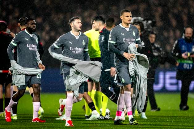 AC Milan forwarder Santiago Gimenez during the match Feyenoord - AC Milan at the Stadium De Kuip for the UEFA Champions League- Knockout phase play- offs1st leg season 2024-2025 in ROTTERDAM, Netherlands on 12 february 2025, (photo by Marcel van Dorst EYE4images DeFodi Images) Defodi-746_215344