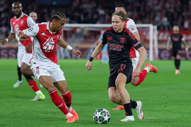Monaco on February 12, 2025 Uefa Champions League Knockout phase play-offs, 1st leg AS Monaco - SL Benfica, Thilo Kehrer (AS Monaco), Andreas Schjelderup (S.L.Benfica) Zweikampf, Action, Aktion, Battles for the Ball Copyright: JoaquimxFerreira