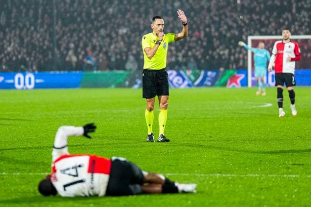 UEFA Champions League: Feyenoord v AC Milan Rotterdam - Referee Jose Maria Sanchez during the 1st leg of the knockout phase play-offs of new format of the Champions League 2024 2025. The match is set between Feyenoord and AC Milan at Stadion Feijenoord De Kuip on 12 February 2025 in Rotterdam, The Netherlands. Copyright: xYannickxVerhoevenx