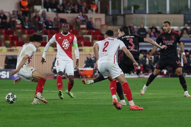 Monaco on February 12, 2025 Uefa Champions League Knockout phase play-offs, 1st leg AS Monaco - SL Benfica, Torschuss Alvaro Fernandez Carreras (S.L.Benfica) Copyright: JoaquimxFerreira