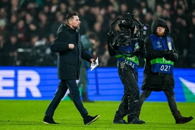 UEFA Champions League: Feyenoord v AC Milan Rotterdam - Feyenoord coach Pascal Bosschaart during the 1st leg of the knockout phase play-offs of new format of the Champions League 2024 2025. The match is set between Feyenoord and AC Milan at Stadion Feijenoord De Kuip on 12 February 2025 in Rotterdam, The Netherlands. Copyright: xTomxBodex