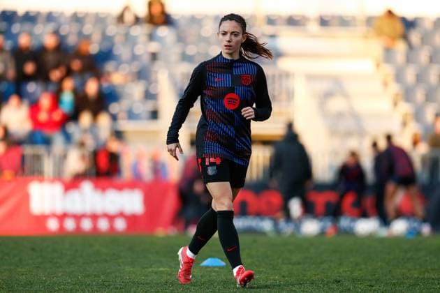 February 12, 2025, Fuenlabrada, Madrid, SPAIN: Aitana Bonmati Conca of FC Barcelona, Barca warms up during the Copa de la Reina Quarter Final match between Madrid CFF and FC Barcelona at Fernando Torres stadium on February 12, 2025, in Fuelabrada, Madrid, Spain. Fuenlabrada SPAIN - ZUMAa181 20250212_zaa_a181_035 Copyright: xIrinaxR.xHipolitox