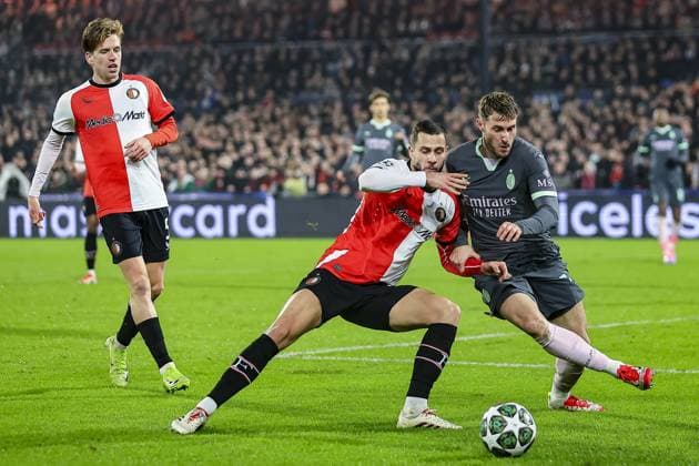 ROTTERDAM, 12-2-2025, Stadium de Kuip, Champions League, 2024 2025, Feyenoord - AC Milan, Feyenoord player David Hancko and AC Milan player Santiago Gimenez Feyenoord - AC Milan  x27831875x Copyright: