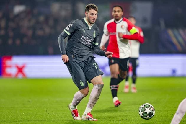 ROTTERDAM, 12-2-2025, Stadium de Kuip, Champions League, 2024 2025, Feyenoord - AC Milan, AC Milan player Santiago Gimenez Feyenoord - AC Milan  x27831887x Copyright: