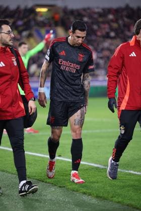 Monaco on February 12, 2025 Uefa Champions League Knockout phase play-offs, 1st leg AS Monaco - SL Benfica, Angel di Maria (S.L.Benfica) geht verletzt raus Copyright: JoaquimxFerreira