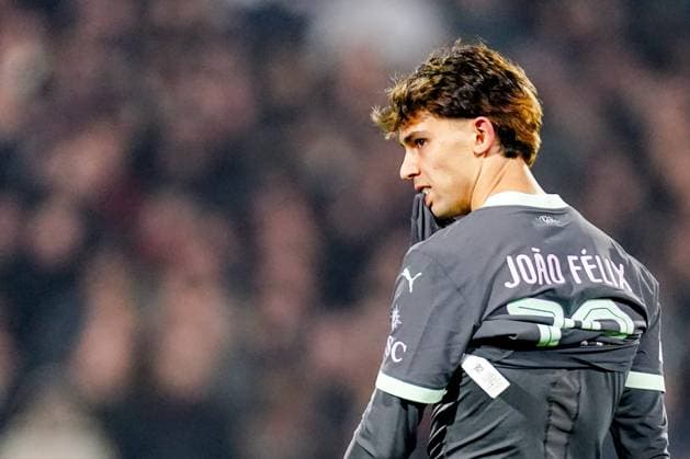 2025-02-12 Feyenoord v AC Milan - UEFA Champions League 2024 25 League Knockout Play-off First Leg ROTTERDAM, NETHERLANDS - FEBRUARY 12: Joao Felix of AC Milan looks dejected and pulling his shirt over his face during the UEFA Champions League 2024 25 League Knockout Play-off First Leg match between Feyenoord and AC Milan at Stadion Feijenoord on February 12, 2025 in Rotterdam, Netherlands. Rotterdam Stadion Feijenoord Netherlands Content not available for redistribution in The Netherlands directly or indirectly through any third parties. Copyright: xJorisxVerwijstx