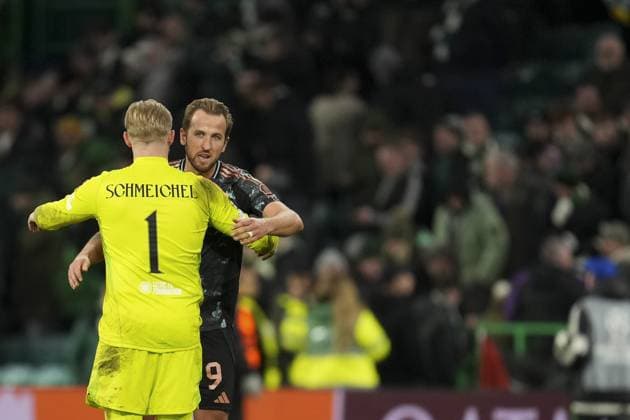 Harry Kane of Bayern Munich embraces Celtic goalkeeper Kasper Schmeichel after final whistle Celtic v Bayern Munich, UEFA Champions League, Knockout Round Play-offs, First Leg, Football, Celtic Park, Glasgow, UK - 12 Feb 2025 EDITORIAL USE ONLY No use with unauthorised audio, video, data, fixture lists, club league logos or live services. Online in-match use limited to 120 images, no video emulation. No use in betting, games or single club league player publications. Copyright: xStuartxWallace Shutterstockx 15136907en