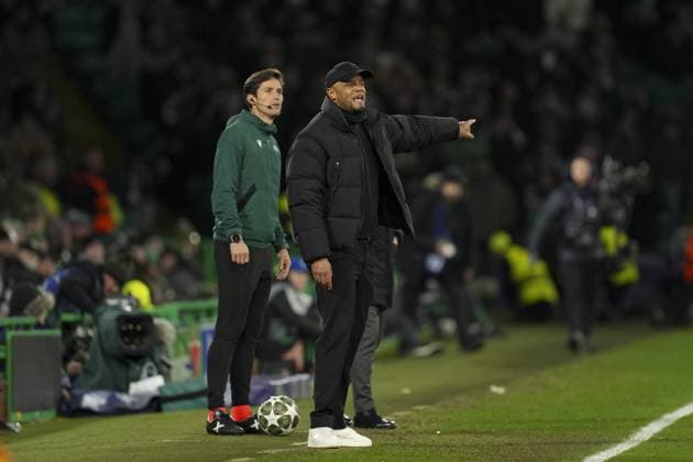 Bayern Munich Head Coach Vincent Kompany Celtic v Bayern Munich, UEFA Champions League, Knockout Round Play-offs, First Leg, Football, Celtic Park, Glasgow, UK - 12 Feb 2025 EDITORIAL USE ONLY No use with unauthorised audio, video, data, fixture lists, club league logos or live services. Online in-match use limited to 120 images, no video emulation. No use in betting, games or single club league player publications. Copyright: xStuartxWallace Shutterstockx 15136907fb