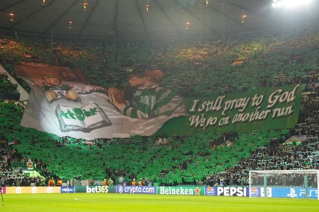 Celtic fans display tifo before kick-off Celtic v Bayern Munich, UEFA Champions League, Knockout Round Play-offs, First Leg, Football, Celtic Park, Glasgow, UK - 12 Feb 2025 EDITORIAL USE ONLY No use with unauthorised audio, video, data, fixture lists, club league logos or live services. Online in-match use limited to 120 images, no video emulation. No use in betting, games or single club league player publications. Copyright: xStuartxWallace Shutterstockx 15136907fx