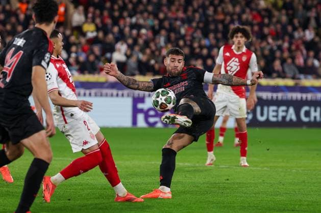 Monaco on February 12, 2025 Uefa Champions League Knockout phase play-offs, 1st leg AS Monaco - SL Benfica, Nicolas Otamendi (S.L.Benfica) in aktion, in action, Copyright: JoaquimxFerreira