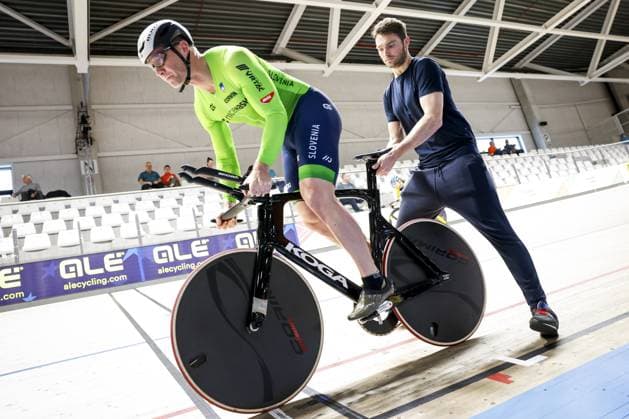 HEUSDEN-ZOLDER - Track cyclist Eduard Zalar (Slovenia) with Dutch coach Matthijs Buchli during the second day of the European Track cycling, Rad, Radsport, Bahnrad, Bahn championships in Belgium. ANP BAS CZERWINSKI xVIxANPxSportx xxANPxIVx 519875023 originalFilename: 519875023.jpg