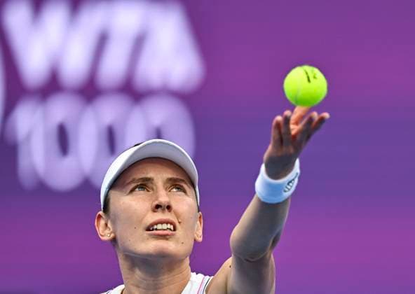 QATAR TOTALENERGIES OPEN - QUARTER-FINALS Ekaterina Alexandrova competes in her quarterfinals match against Jessica Pegula of the United States during the WTA, Tennis Damen Qatar TotalEnergies Open 2025 tennis tournament at the Khalifa International Tennis Complex in Doha, Qatar, on February 13, 2025. DOHA Qatar Copyright: xNOUSHADx