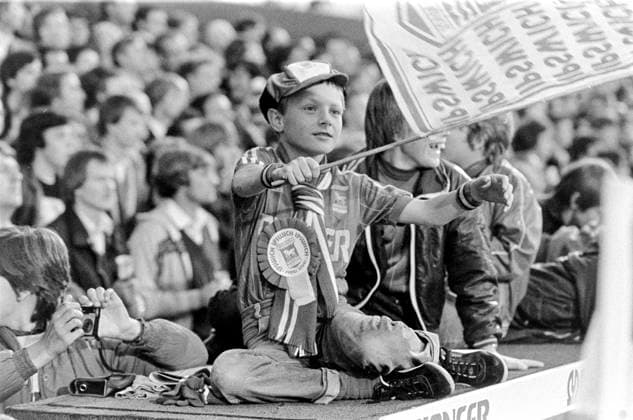 Archivbilder der Woche SPORT KW07 820517 Football, Division One, England 1981-1982: Ipswich - Tottenham: Young Ipswich fan. Photo: BILDBYRAN D178_01 D178_01 scanx football soccer fotboll Division One england Ipswich Tottenham season 1981-1982 1981-82 1981 82 1982 bbeng dia fans *** 820517 Football, Division One, England 1981 1982 Ipswich Tottenham Young Ipswich fan Photo BILDBYRAN D178 01 D178 01 scanx football soccer fotboll Division One england Ipswich Tottenham season 1981 1982 1981 82 1981 82 1982 bbeng dia fans  Copyright: BILDBYRAN BB820517BB024