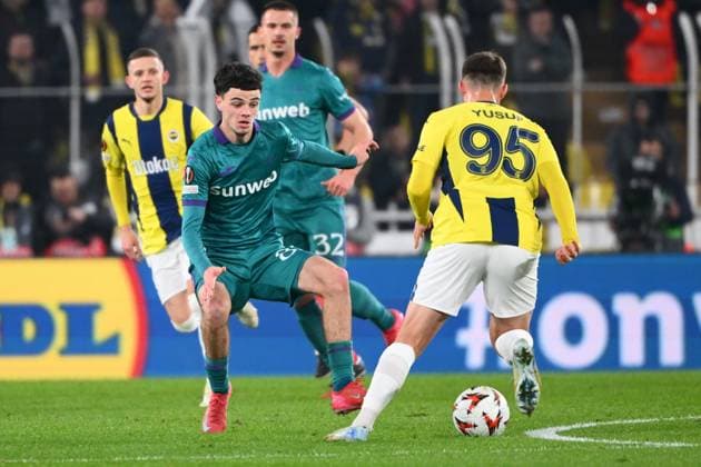 Fußball, EL, Fenerbahce Istanbul - RSC Anderlecht Fenerbahce v RSC Anderlecht - UEFA Europa League ISTANBUL, TURKEY - FEBRUARY 13 : Degreef Tristan midfielder of RSC Anderlecht in actionu during the UEFA Europa League 2024 25 knockout phase play-off match first round between Fenerbahce and RSC Anderlecht on February 13, 2025 in Istanbul, Turkey, 13 02 2025 Istanbul Turkey  Copyright: xVincentxKalutx