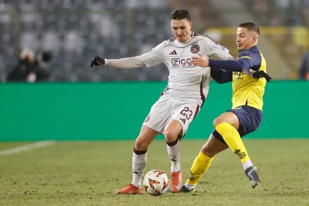 Fußball, EL, Royale Union Saint-Gilloise - Ajax Amsterdam BRUSSELS, 13-02-2025, King Boudewijn Stadium, Europa League match first leg between Union Saint Gilloise and Ajax. Ajax player Steven Berghuis Union Saint Gilloise - Ajax  x27844397x Copyright: