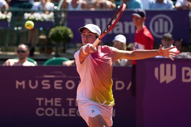 Joao Fonseca of Brazil returns a forehand to Federico Coria of Argentina of the second round match at the IEB+ Argentina Open 2025 at Buenos Aires Lawn Tennis Club February 13, 2025 in Buenos Aires, Argentina. (Photo by Camilla Stolen, Imago) Buenos Aires Argentina Copyright: xCamillaxStolenx L1070026