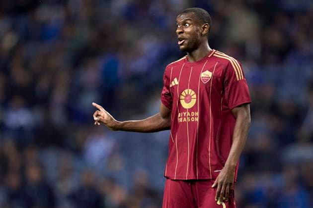 FC Porto Vs AS Roma - UEFA Europa League 2024 25 Knockout Phase Play-offs1st Leg Evan Ndicka of AS Roma reacts during the UEFA Europa League Knockout phase play-offs1st leg match between FC porto and AS Roma at Estadio Do Dragao in Porto, Portugal, on February 13, 2025. UEFA Europa League Knockout phase play-offs1st leg match between FC porto and AS Roma at Estadio Do Dragao in Porto, Portugal, o Porto Portugal  Copyright: xJosexManuelxAlvarezxReyx originalFilename:alvarezrey-fcportov250213_npK0n.jpg