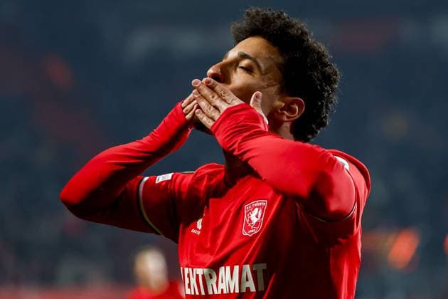 ENSCHEDE - Sayf Ltaief of FC Twente celebrates the 1-0 during the Europa League playoff match between FC Twente and Bodo Glimt at Stadion De Grolsch Veste on Feb. 13, 2025 in Enschede, Netherlands. ANP VINCENT JANNINK UEFA Europa League 2024 25 League Knockout Play-off First Leg 2024 25 xVIxANPxSportx xxANPxIVx 519906601 originalFilename: 519906601.jpg