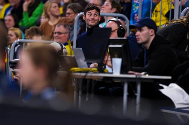 Sport Themen der Woche KW07 Sport Bilder des Tages Daikin-Handball Bundesliga, Rhein Neckar Löwen vs. SG BBM Bietigheim: 13.02.2025, Daikin-Handball Bundesliga, Rhein Neckar Löwen vs. SG BBM Bietigheim: Uwe Gensheimer (Sportlicher Leiter der Rhein-Necker Löwen) *** Daikin Handball Bundesliga, Rhein Neckar Löwen vs SG BBM Bietigheim 13 02 2025, Daikin Handball Bundesliga, Rhein Neckar Löwen vs SG BBM Bietigheim Uwe Gensheimer Sporting Director of Rhein Necker Löwen