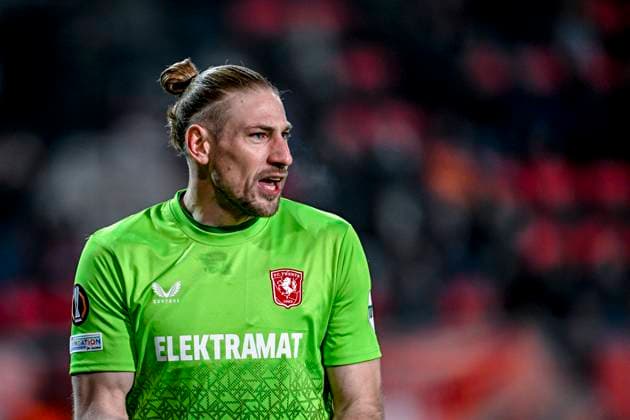 FC Twente goalkeeper Lars Unnerstall, during the match Twente - Bodo Glimt at the Grolsch Veste, FC Twente Stadion for the UEFA Europa League - Knockout phase play-offs - 1st leg season 2024-2025 in ENSCHEDE, Netherlands on 13 februari 2025, (photo by Stefan Koops EYE4images DeFodi Images) Defodi-746_215869