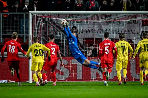 Bodo Glimt goalkeeper Nikita Haikin, during the match Twente - Bodo Glimt at the Grolsch Veste, FC Twente Stadion for the UEFA Europa League - Knockout phase play-offs - 1st leg season 2024-2025 in ENSCHEDE, Netherlands on 13 februari 2025, (photo by Stefan Koops EYE4images DeFodi Images) Defodi-746_215893