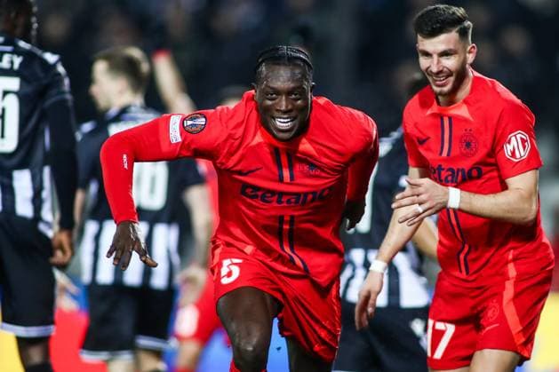 February 13, 2025, Thessaloniki, Greece: Steaua s Joyskim Dawa celebrates after scoring his team s second goal during a Europa League knockout phase match between PAOK FC and FC Steaua. Thessaloniki Greece - ZUMAp191 0802084198st Copyright: xGiannisxPapanikosx