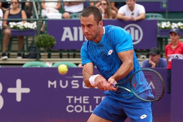 Laslo Djere of Serbia returns a backhand to Thiago Seyboth Wild of Brazil of during the quarterfinals match at the IEB+ Argentina Open 2025 at Buenos Aires Lawn Tennis Club February 14, 2025 in Buenos Aires, Argentina. (Photo by Camilla Stolen, Imago) Buenos Aires Argentina Copyright: xCamillaxStolenx L1090970