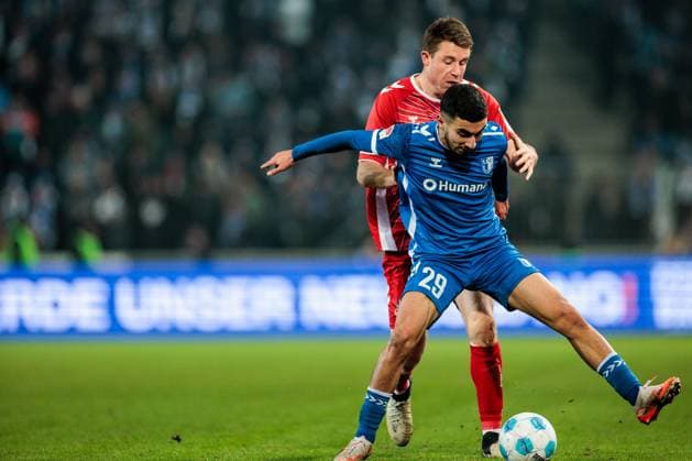 2. Fußball Bundesliga, 1. FC Magdeburg - 1. FC Köln; 14.02.2025 Zweikampf Dominique Heintz (1. FC Köln, 3), Livan Burcu (1. FC Magdeburg, 29) 2. Fußball Bundesliga, 1. FC Magdeburg - 1. FC Köln, Magdeburg, Avnet Arena am 14.02.2025 DFL REGULATIONS PROHIBIT ANY USE OF PHOTOGRAPHS AS IMAGE SEQUENCES AND OR QUASI-VIDEO.