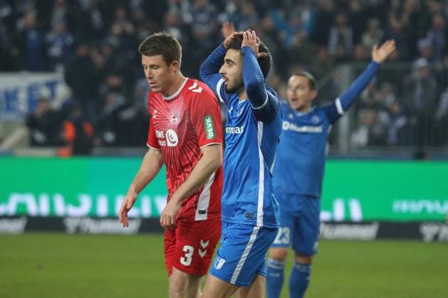 14.02.2025, xgox, Fussball 2. Bundesliga, 1. FC Magdeburg - 1. FC Koeln emspor, v.l. Livian Burcu (Magdeburg, 29) nach Abseits Tor enttaeuscht, enttäuscht, schaut enttaeuscht, niedergeschlagen, disappointed (DFL DFB REGULATIONS PROHIBIT ANY USE OF PHOTOGRAPHS as IMAGE SEQUENCES and or QUASI-VIDEO) Magdeburg