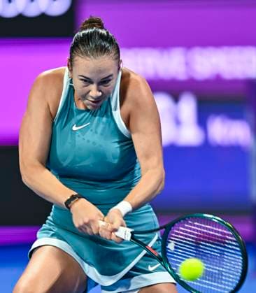 QATAR TOTALENERGIES OPEN - SEMI-FINAL Amanda Anisimova of the United States competes in her semi-final match against Ekaterina Alexandrova during the WTA, Tennis Damen Qatar TotalEnergies Open 2025 tennis tournament at the Khalifa International Tennis Complex in Doha, Qatar, on February 14, 2025. DOHA Qatar Copyright: xx