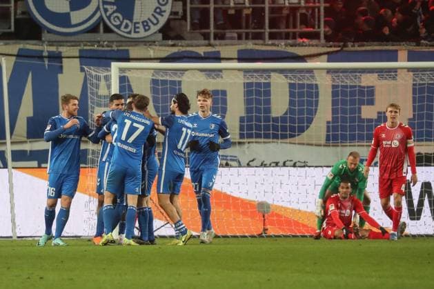14.02.2025, xgox, Fussball 2. Bundesliga, 1. FC Magdeburg - 1. FC Koeln emspor, v.l. Magdeburg nach Tor zum 1:0 durch Daniel Heber (Magdeburg, 15) Jubel, Torjubel, jubelt ueber das Tor, celebrate the goal, celebration (DFL DFB REGULATIONS PROHIBIT ANY USE OF PHOTOGRAPHS as IMAGE SEQUENCES and or QUASI-VIDEO) Magdeburg