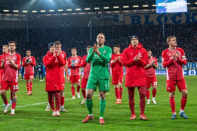 Fussball, Herren, Saison 2024 2025, 2. Bundesliga (22. Spieltag), 1. FC Magdeburg - 1. FC Köln, v.l. Max Finkgräfe (1. FC Köln), Florian Kainz (1. FC Köln), Torhüter Marvin Schwäbe (1. FC Köln), Torhüter Anthony Racioppi (1. FC Köln), Timo Hübers (1. FC Köln), Enttäuschung nach Abpfiff, 14.02. 2025,