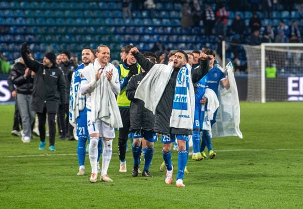 Fussball, Herren, Saison 2024 2025, 2. Bundesliga (22. Spieltag), 1. FC Magdeburg - 1. FC Köln, v.l. Torhüter Dominik Reimann (1. FC Magdeburg), Livan Burcu (1. FC Magdeburg), Jubel nach Abpfiff, 14.02. 2025,