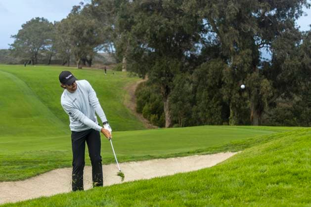 LA JOLLA, CA, CA - FEBRUARY 14: Patrick Rodgers chips toward the 13th green during the second round of the Genesis Invitational tournament, Friday, February 14, 2025, at Torrey Pines Golf Course in La Jolla, California. (Photo by Tony Ding Icon Sportswire) GOLF: FEB 14 PGA, Golf Herren The Genesis Invitational EDITORIAL USE ONLY Icon46520250214002