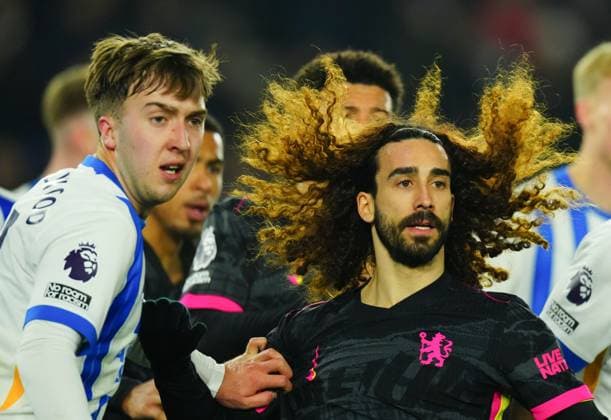 Marc Cucurella of Chelsea grapples with Jack Hinshelwood of Brighton Brighton & Hove Albion v Chelsea, Premier League, Football, American Express Community Stadium, Brighton, UK - 14 Feb 2025 EDITORIAL USE ONLY No use with unauthorised audio, video, data, fixture lists, club league logos or live services. Online in-match use limited to 120 images, no video emulation. No use in betting, games or single club league player publications.  Copyright: xJavierxGarcia Shutterstockx 15136934be