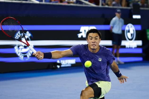 DELRAY BEACH, FL - FEBRUARY 14: Brandon Nakashima (USA) in action during the Mens Quarter Finals round of the Delray Beach Open on February 14, 2025, at Delray Beach Stadium & Tennis Center in Delray Beach, Florida.(Photo by Chris Arjoon Icon Sportswire). TENNIS: FEB 14 Delray Beach Open EDITORIAL USE ONLY Icon25021400136