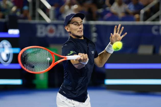 DELRAY BEACH, FL - FEBRUARY 14: Matteo Arnaldi (ITA) in action during the Mens Quarter Finals round of the Delray Beach Open on February 14, 2025, at Delray Beach Stadium & Tennis Center in Delray Beach, Florida.(Photo by Chris Arjoon Icon Sportswire). TENNIS: FEB 14 Delray Beach Open EDITORIAL USE ONLY Icon25021400142