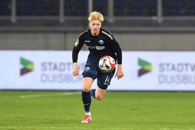 Anton Baeuerle ( SC Paderborn 07 U23 ). GER, MSV Duisburg vs SC Paderborn 07 U23, Fussball, Regionalliga West, 22. Spieltag, Spielzeit 2024 2025, 14.02.2025 DFL DFB REGULATIONS PROHIBIT ANY USE OF PHOTOGRAPHS AS IMAGE SEQUENCES AND OR QUASI-VIDEO GER, MSV Duisburg vs SC Paderborn 07 U23, Fussball, Regionalliga West, 22. Spieltag, Spielzeit 2024 2025, 14.02.2025 Duisburg *** Anton Baeuerle SC Paderborn 07 U23 GER, MSV Duisburg vs SC Paderborn 07 U23, Football, Regionalliga West, Matchday 22, Season 2024 2025, 14 02 2025 DFL DFB REGULATIONS PROHIBIT ANY USE OF PHOTOGRAPHS AS IMAGE SEQUENCES AND OR QUASI VIDEO GER, MSV Duisburg vs SC Paderborn 07 U23, Football, Regionalliga West, Matchday 22, Season 2024 2025, 14 02 2025 Duisburg Copyright: xEibner-Pressefoto ThomasxThienelx EP_TTL