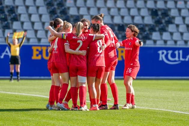 Deutschland: Fussball Google Pixel Frauen-Bundesliga, 15. Spieltag - SC Freiburg vs. 1. FC Köln - Dreisamstadion, Freiburg: Cora Zicai (SC Freiburg,Frauen 28) Freiburg Dreisamstadion Baden-Württemberg Deutschland Copyright: xFINLEYxMÖRCHx