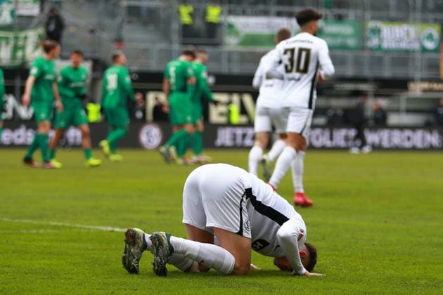 15.02.2025, xrekx, Fussball 2.Bundesliga, SV Elversberg - SpVgg Greuther Fuerth v.l. Torjubel nach dem Tor zum 1:0celebrating the goal celebrate durch Fisnik Asllani (SV 07 Elversberg) (DFL DFB REGULATIONS PROHIBIT ANY USE OF PHOTOGRAPHS as IMAGE SEQUENCES and or QUASI-VIDEO) Elversberg