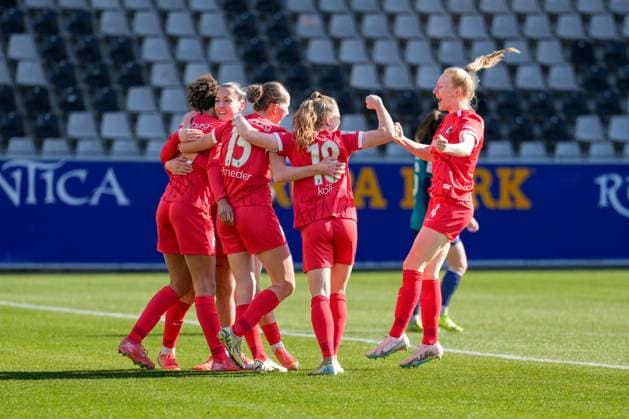 Deutschland: Fussball Google Pixel Frauen-Bundesliga, 15. Spieltag - SC Freiburg vs. 1. FC Köln - Dreisamstadion, Freiburg: Cora Zicai (SC Freiburg,Frauen 28) Freiburg Dreisamstadion Baden-Württemberg Deutschland Copyright: xFINLEYxMÖRCHx