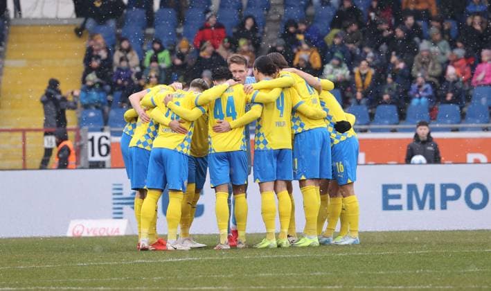 Eintracht BS vs SV Darmstadt 98 Braunschweig, 15.02.2025, Fußball, Saison 24 25, 2. Bundesliga, 22. Spieltag, Eintracht Braunschweig vs SV Darmstadt 98, Bild zeigt: Mannschaftskreis bei der Eintracht Braunschweig