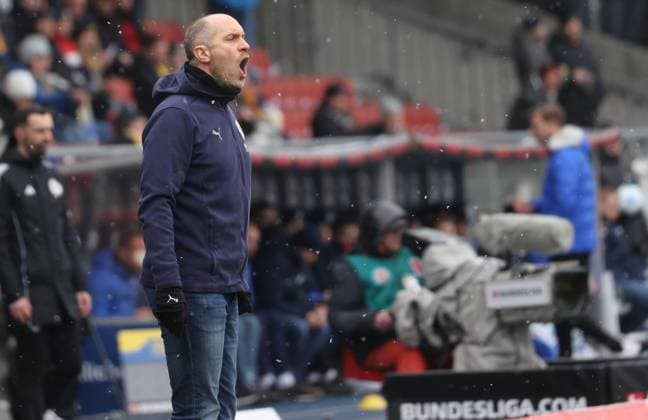 Eintracht BS vs SV Darmstadt 98 Braunschweig, 15.02.2025, Fußball, Saison 24 25, 2. Bundesliga, 22. Spieltag, Eintracht Braunschweig vs SV Darmstadt 98, Bild zeigt: Eintracht-Trainer Daniel Scherning Braunschweig