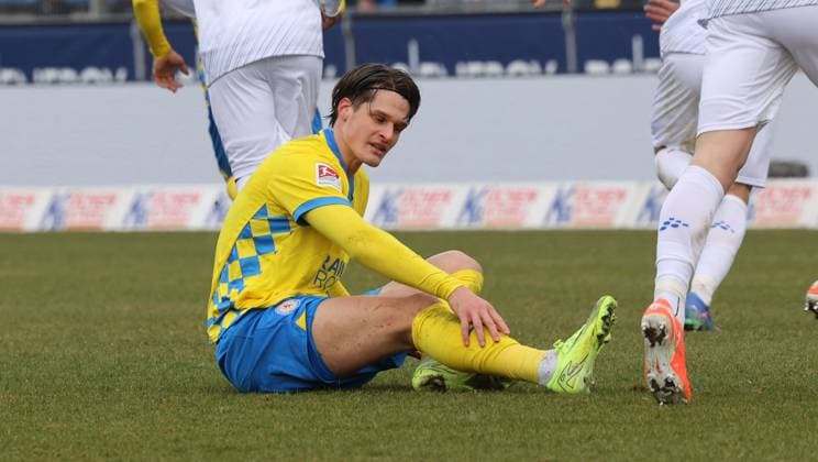 Eintracht BS vs SV Darmstadt 98 Braunschweig, 15.02.2025, Fußball, Saison 24 25, 2. Bundesliga, 22. Spieltag, Eintracht Braunschweig vs SV Darmstadt 98, Bild zeigt: Levente Szabo (BTVS, 11) Braunschweig
