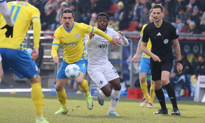 Eintracht BS vs SV Darmstadt 98 Braunschweig, 15.02.2025, Fußball, Saison 24 25, 2. Bundesliga, 22. Spieltag, Eintracht Braunschweig vs SV Darmstadt 98, Bild zeigt: Rayan Philippe (BTSV, 9) Braunschweig