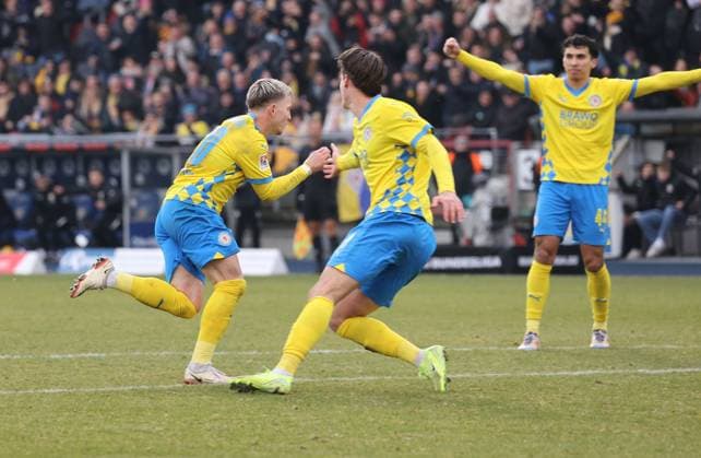 Eintracht BS vs SV Darmstadt 98 Braunschweig, 15.02.2025, Fußball, Saison 24 25, 2. Bundesliga, 22. Spieltag, Eintracht Braunschweig vs SV Darmstadt 98, Bild zeigt: Jubel bei der Eintracht über das Tor zum 1:0 durch Lino Tempelmann (BTSV, 20) Braunschweig