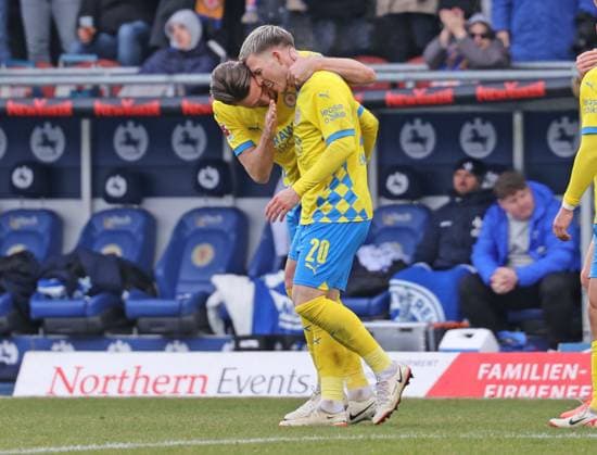 Eintracht BS vs SV Darmstadt 98 Braunschweig, 15.02.2025, Fußball, Saison 24 25, 2. Bundesliga, 22. Spieltag, Eintracht Braunschweig vs SV Darmstadt 98, Bild zeigt: Jubel bei der Eintracht über das Tor zum 1:0 durch Lino Tempelmann (BTSV, 20) Braunschweig