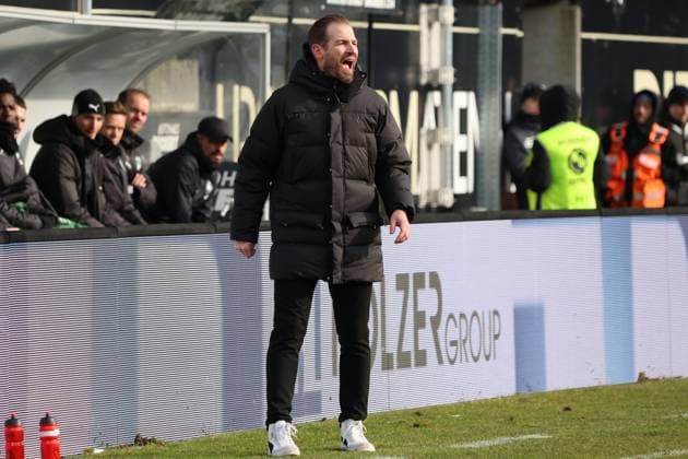 15.02.2025, Fussball, Herren, 2. Bundesliga, Saison 2024 2025, SV 07 Elversberg - SpVgg Greuther Fürth, Trainer Jan Siewert (SpVgg Greuther Fürth) Elversberg Ursapharm-Arena an der Kaiserlinde Saarland Deutschland (DE)