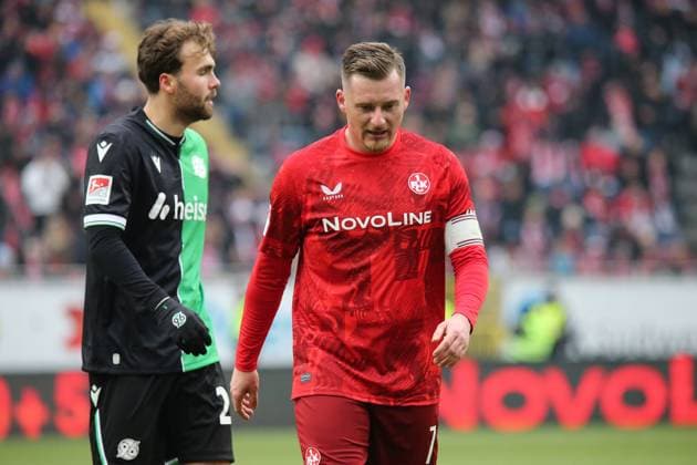 15.02.2025, xmohx, Fussball 2.Bundesliga, 1.FC Kaiserslautern - Hannover 96 v.l. Marlon Ritter (1. FC Kaiserslautern) Enttäuscht, traurig, frustriert (DFL DFB REGULATIONS PROHIBIT ANY USE OF PHOTOGRAPHS as IMAGE SEQUENCES and or QUASI-VIDEO) Kaiserslautern